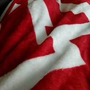 Meet your Posher, Iris